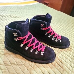 Danner Mountain Pass - Jet Black Suede Hiking Boots - Size 10 EE - Made in USA